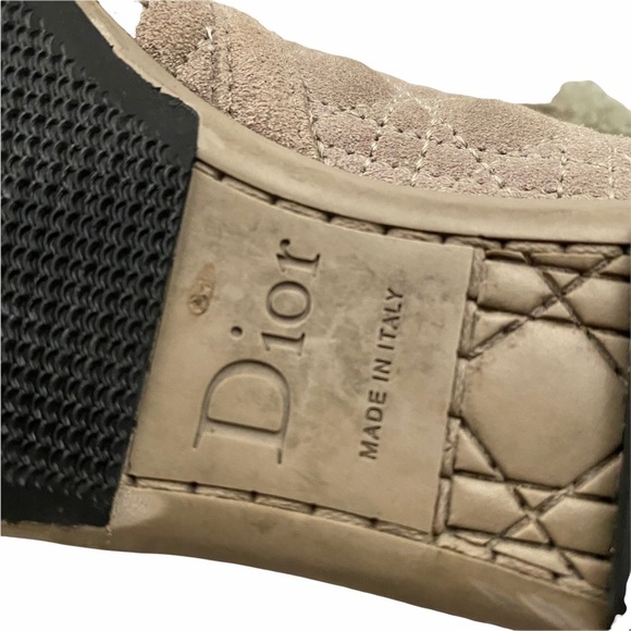 DIOR Shearling lined Cannage Suede boots - Picture 13 of 15